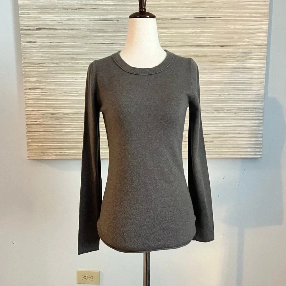 J.Crew 100% cashmere crewneck sweater size XS